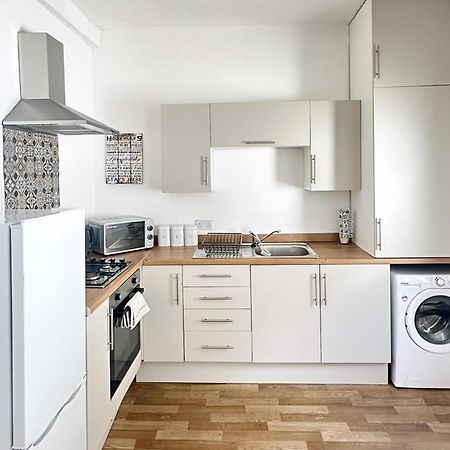3 Bedroom House Near Liverpool Football Stadium Exteriör bild